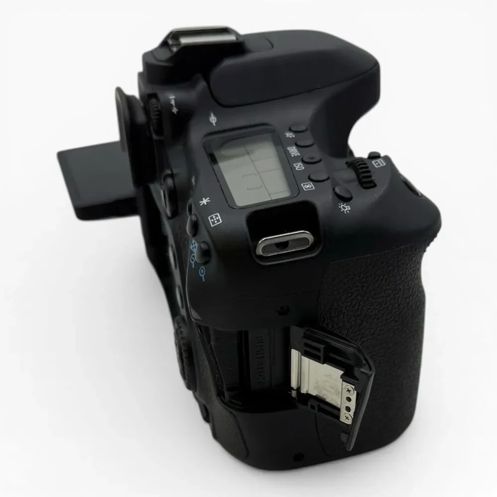 Canon EOS 80D 24.2MP Digital SLR Camera, Battery & Charger Shutter 4093